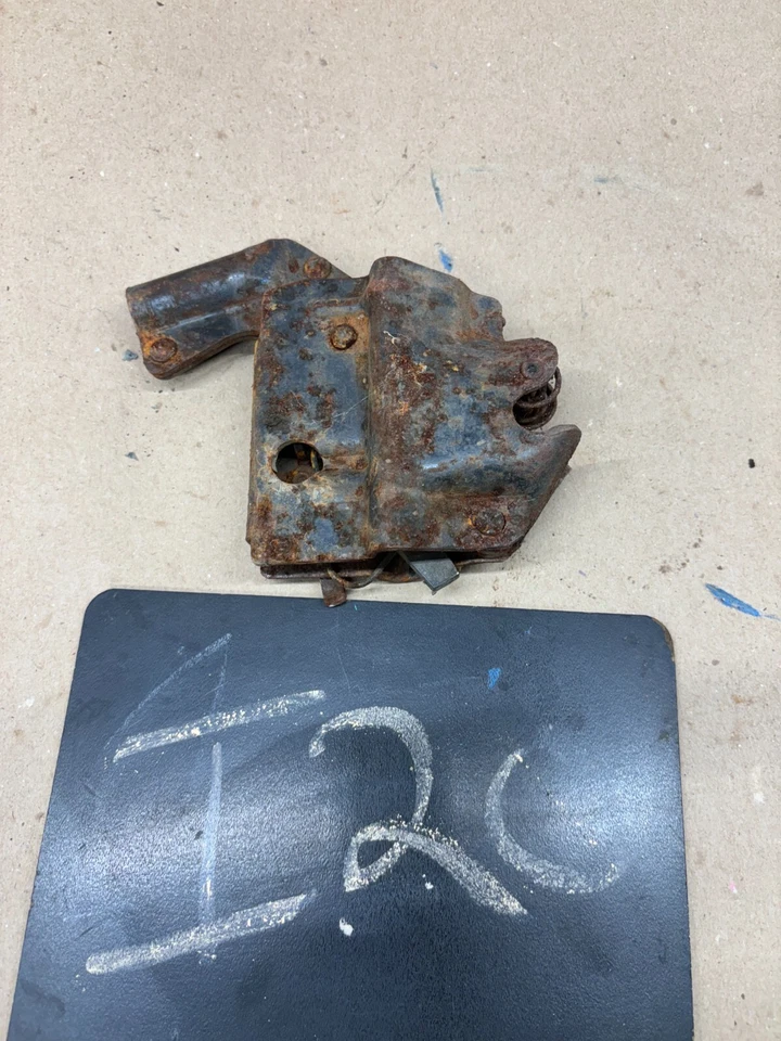 62 63 64 65 Fomoco Ford Mercury 1961 parachoques mecanismo de gato Thunderbird Mustang Foto 1 de 4