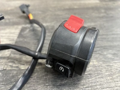 Interruptor de parada de arranque de manillar derecho DL650 650 VSTROM 2012-2015 Suzuki OEM Foto 1 de 4