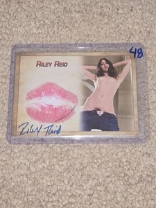 Riley Reid Collectors Expo Autograph Signed Kiss Card Model #48 - Bild 1 von 2