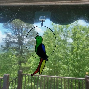 PARROT ON A METAL WIRE HOOP STAINED GLASS SUNCATCHER 7.25" (H) 4.5" (D) 1/2" (W) - Picture 1 of 11
