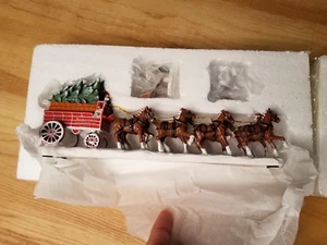 Bradford Exchange Hawthorne Holliday Village Budweiser Clydedales Boxed - Picture 1 of 2