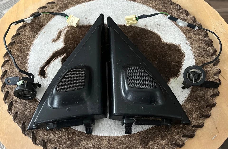 01-07 Toyota Sequoia Tundra Tweeter Speaker Set Covers and Speakers INCLUDED Foto 1 de 4