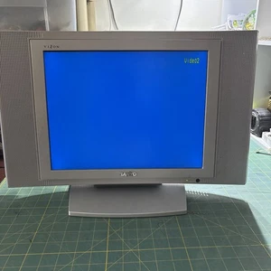 Sanyo Vizon TV CLT 1554 15" Retro Television w/ Nonworking Remote - Picture 1 of 9