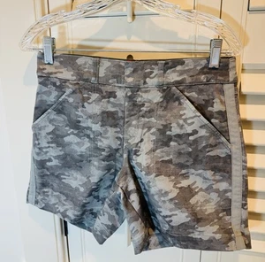 SPANX Stretch Twill Short Stone Wash Camo Women Size Small Mid-Rise Pull On New - Picture 1 of 11