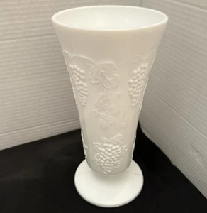 Vintage Ernte Milchglas von Kolonie 9,75" hoch Blumenvase Panel Traubenmuster - Bild 1 von 8