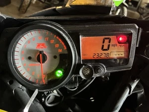 Cuadro de instrumentos Suzuki GSXR1000 2004 23.278 millas #102025 - Imagen 1 de 11