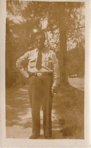Foto real vintage policía de campo fumador posiblemente Thomasville Georgia - Imagen 1 de 2