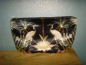 ZIP CLUTCH PURSE IN CROCODILIA PRINT VELVET 33cm x 19cm jungle bird HERON - Picture 1 of 2