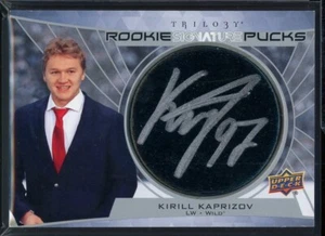 2020-21 Upper Deck Trilogy Rookie Signature Pucks #RSPKK Kirill Kaprizov - Foto 1 di 2