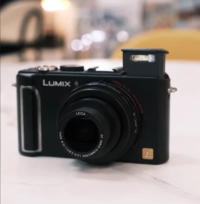 Panasonic Lumix DMC-LX3GK Black 10.1MP Digital Compact Camera - Image 1 of 4