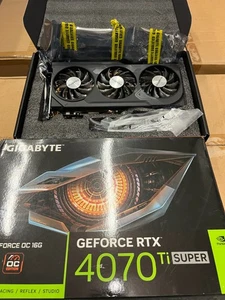 GIGABYTE GeForce RTX 4070 Ti SUPER OC 16GB WINDFORCE GPU Gaming Graphics Card - Afbeelding 1 van 1