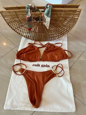 #2527 Cult Gaia GAIAS BUFANDA FAN ARK BOLSO & Riley Bikini Spice talla pequeña Foto 1 de 4