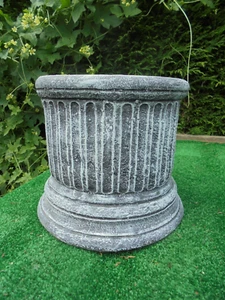 Round Plinth Concrete garden ornament - Picture 1 of 14