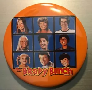 BRADY BUNCH 2.25" REJILLA PIN BOTÓN O IMÁN-TV Sitcom 70s Sherwood Disco - Imagen 1 de 1