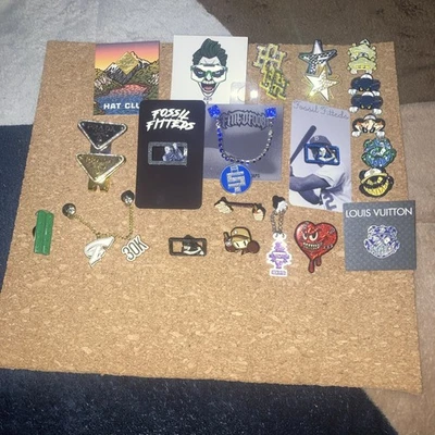 Random Sort Of 26 Fitted Hat Pins/blips(fossil Fitted,famefitted,turbobrims,etc) - Image 1 of 4