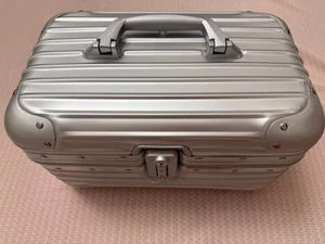 Rimowa Topas Silver Beauty Case - Picture 1 of 11