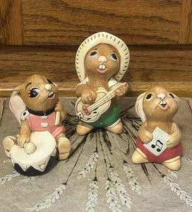 Vintage Retired Pendelfin Hand Painted Musical Band Rabbits Rocky/Rolly/Bongo - Picture 1 of 12
