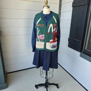 Vintage Capacity Sweater Vest Medium Fireplace Ski Cabin Scene Dog Knit Ramie  - Picture 1 of 9