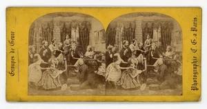 Victoriano Stereoview 1800s Escena de género de cómic Grupo de personas siendo una tontería París - Imagen 1 de 2