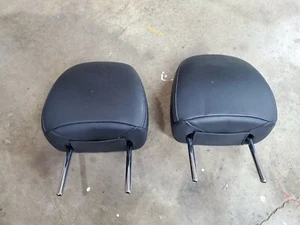 2013 - 2015 Lexus GS350 Front Headrests Black Leather (PLEASE read description) - Imagen 1 de 2
