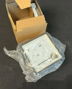 Crompton E244-02V-G-SF-SF-C7-WH Instrumentos Panel Medidor 162742 NO/3038 - Imagen 1 de 1
