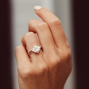 Anillo de boda de oro blanco de 14 k para mujer con montura semi diamante ova... - Imagen 1 de 11