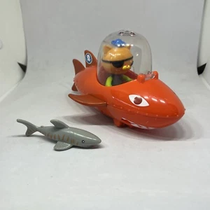 Octonauts Gup B con veicolo Kwazii e figurina 2010 Mattel arancione/rosso squalo - Foto 1 di 9