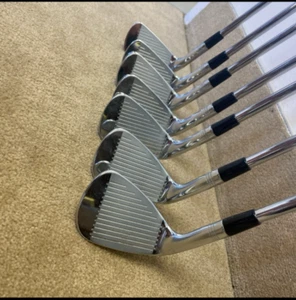 Wilson Staff Forged Iron Set 4 thru wedge right  - Picture 1 of 6
