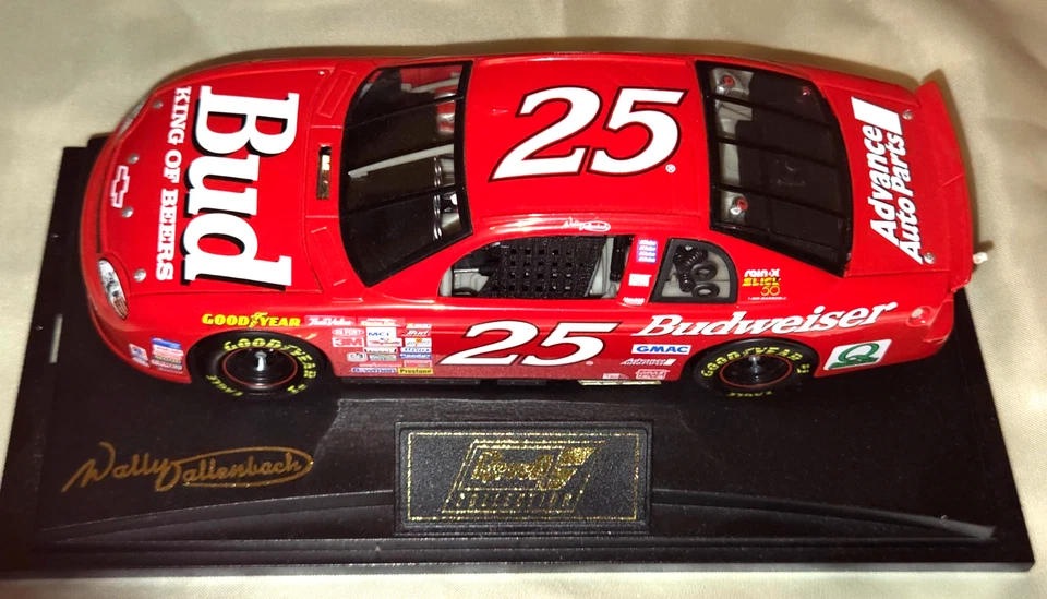 Coche diecast Revell Wally Dallenbach #25 Bud King of Beers 1:24 edición limitada Foto 1 de 4