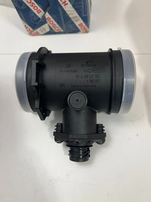 New Bosch Mass Airflow Sensor 0280217502 For 92-95 BMW M3 530i 525i 325i OEM - Image 1 of 4
