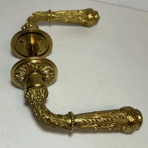 Verzierter Türgriffhebel massiv Messing goldfarben aufwendige Schnitzerei - Bild 1 von 16