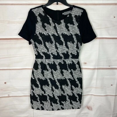 Vestido feminino MYNE Ashley Ann 6 preto bainha manga curta tweed frente gola redonda - Imagem 1 de 4