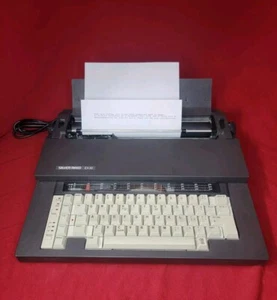 Vintage 1952 Silver Reed Electric Typewriter EX 30 Made In Japan - Fully Tested - Picture 1 of 10
