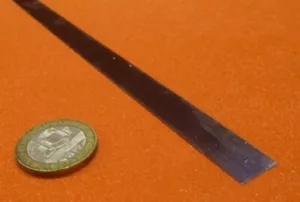 Cuña de acero con resorte templado azul duro 1095 .042" de grosor x .500" de ancho x 120" de largo - Imagen 1 de 17