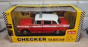 Coche modelo diecast SunStar 1/18 Checker (Chelsea Fire Engine) departamento de bomberos de Estados Unidos - Imagen 1 de 7