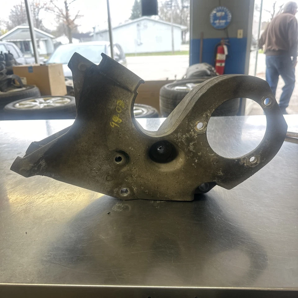 1998-03 Ford F250-550 7.3L V8 Cleaned power steering pump bracket F8TE-10239-AB - Изображение 1 из 3