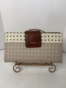 FOSSIL Logan Snap Close Wallet Gray White Faux Leather All Over Hearts - Picture 1 of 6