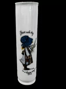Porcelain Holly Hobbie 1973 Glass Bud Vase 7.25" Start Each Day In A Happy Way - Picture 1 of 9