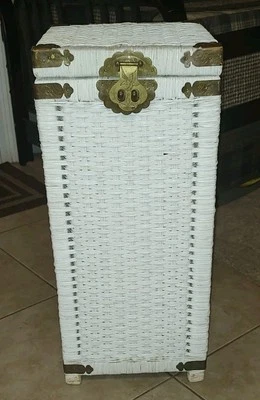 Vintage Antique White Painted Wicker Lift Top Storage/Laundry Basket - Image 1 of 4