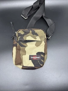 Eastpak borsa a tracolla borsa a tracolla borsa bodybag bag camuffamento con foro - Foto 1 di 4
