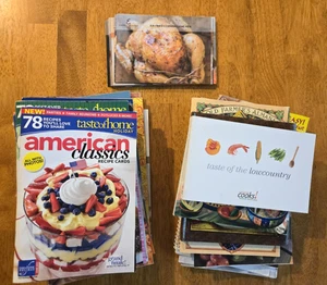 Lot of 31 Small Cookbooks / Recipe Booklets with 30 Emeril Lagasse Recipe Cards - Imagen 1 de 18