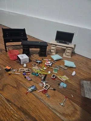 Vintage Dollhouse Furniture & Miniatures - Image 1 of 4