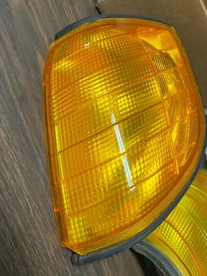 92-1994 Mercedes-Benz W140 S320 S420 S500 S600 500SEL 600SEL Turn SIGNAL LIGHT L - Image 1 of 4