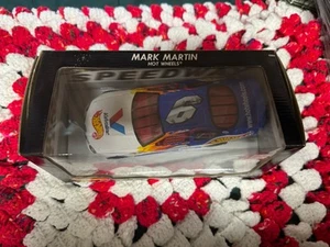 Hot Wheels NASCAR Die Cast Mark Martin #6 Valvoline Pro Racing #23354 - Bild 1 von 3