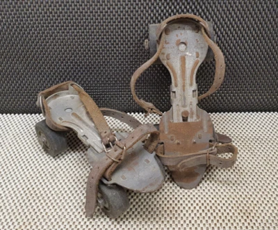 Ancien Patins à Roulette Acier Cuir Étoile Filante Junior Ajustable France - Photo 1/4
