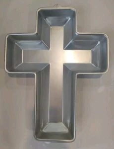 Vintage Wilton 3D Cross Cake Pan Aluminum - 502-2502 15"H x 12"W Easter - Picture 1 of 4