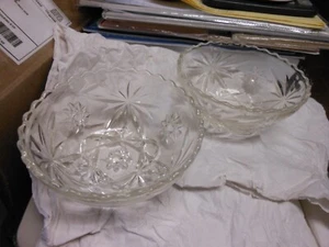 Christmas Holiday Snowflake Cereal/Soup/Salad Embossed Glass Bowls USED Set of 2 - Picture 1 of 1