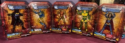 DC Universe Classics Big Barda, Impossible , Captain Atom, Mantis ,Booster Gold - Image 1 of 4