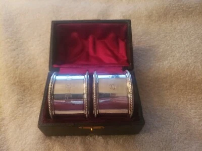 Par de servilleteros ingleses de plata esterlina monos MSC & HELI Londres 1923 Foto 1 de 4