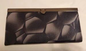 I Squared Tab Lock Long Wallet Black Turtle Print Rectangle CC Holder New - Bild 1 von 3